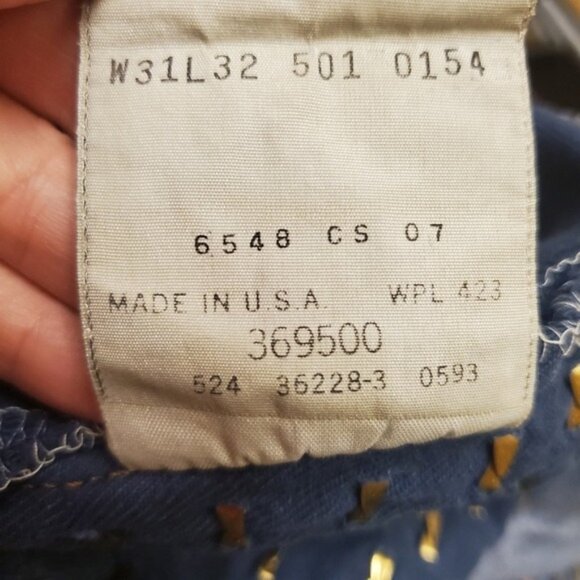 ➤ Levi's® Red Tab Cut Off Studs Shorts RP 4 LF ➤ Rihanna‘s Ragged Priest  ➤ Navy - Picture 5 of 14